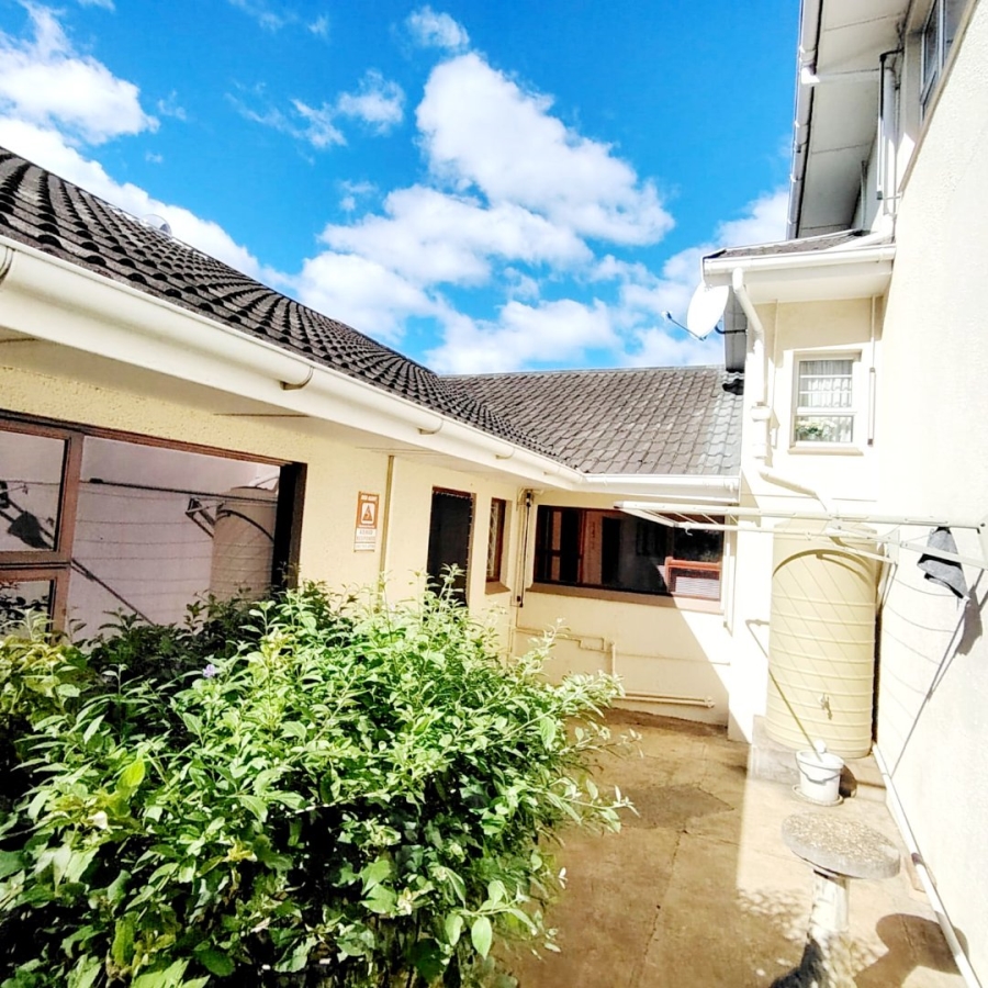 5 Bedroom Property for Sale in Vincent Heights Eastern Cape